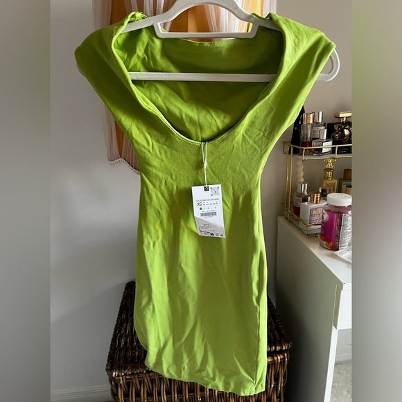 BRAND NEW LIME GREEN BACKLESS MINI DRESS SIZE XS - Picture 4 of 6